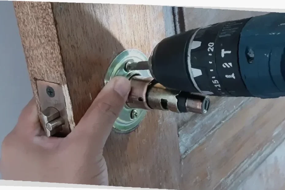 cara pasang tombol pintu diy